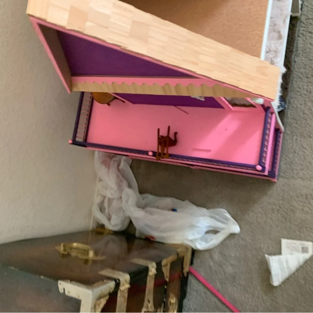 Néw doll house/model comes with - Picture 6 of 7